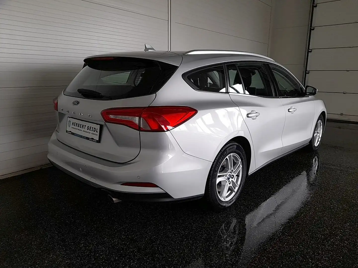 Ford Focus Turnier C&C 1,5 EcoBlue *LED / NAVI / TEMPOMAT ... Silber - 2