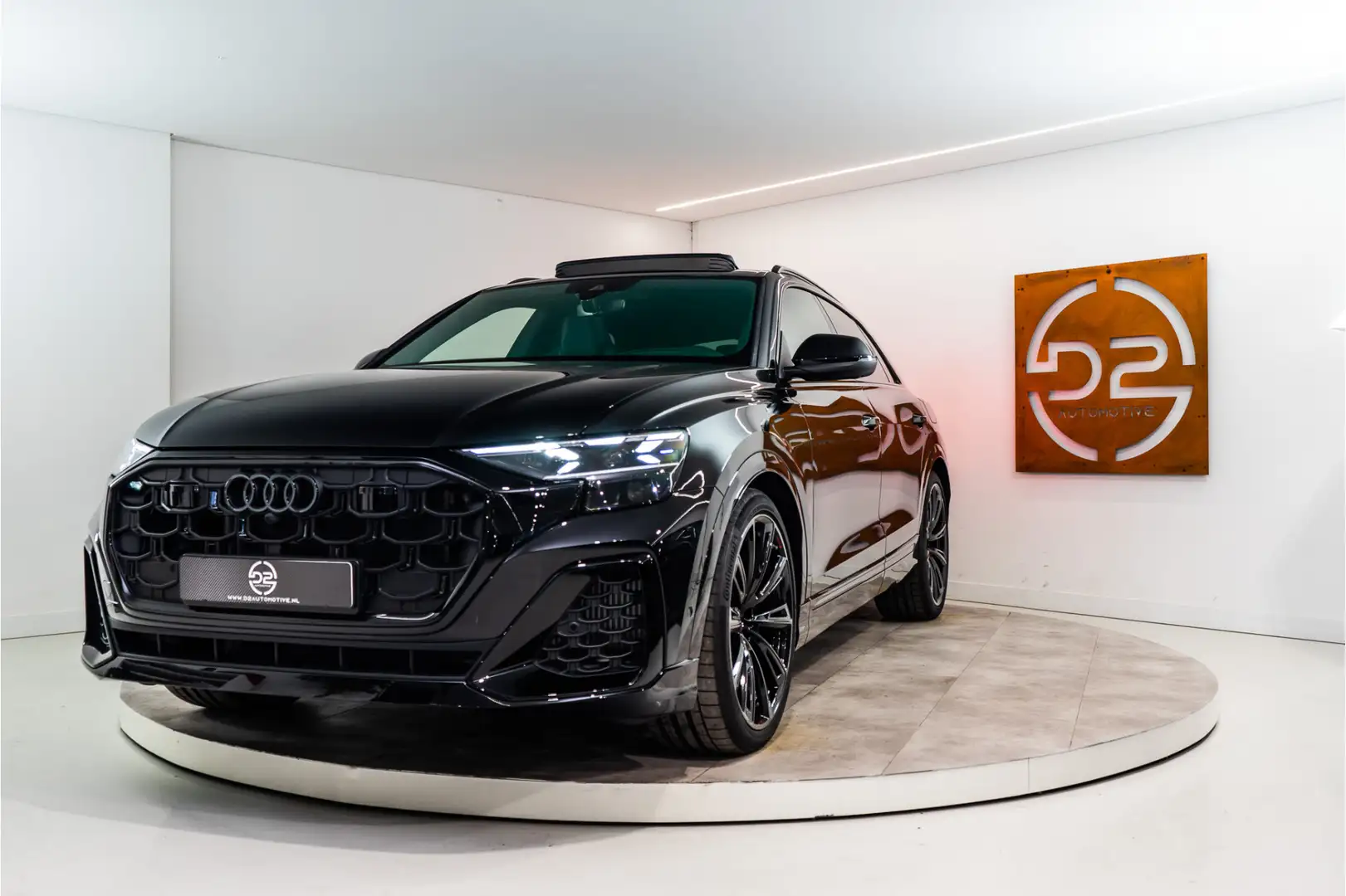 Audi Q8 60 TFSI E Quattro S-Edition Competition 490PK FACE Zwart - 1