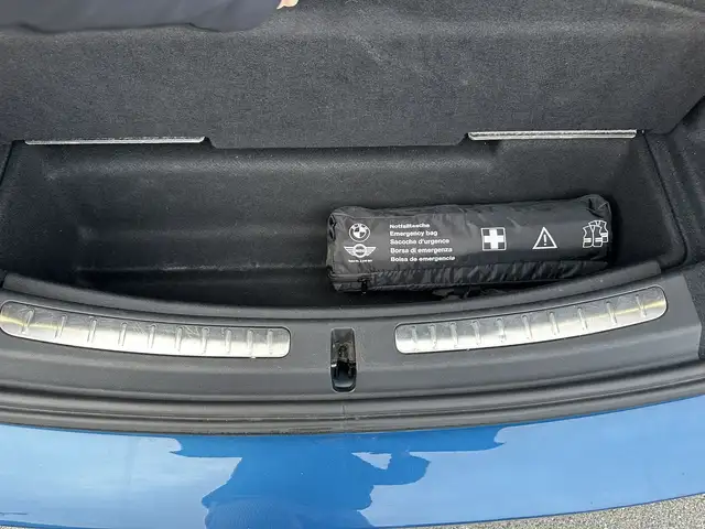 Mini Hatch view 29