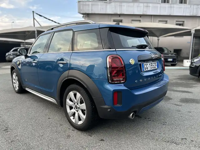 Mini Hatch view 5