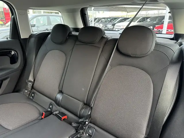 Mini Hatch view 12