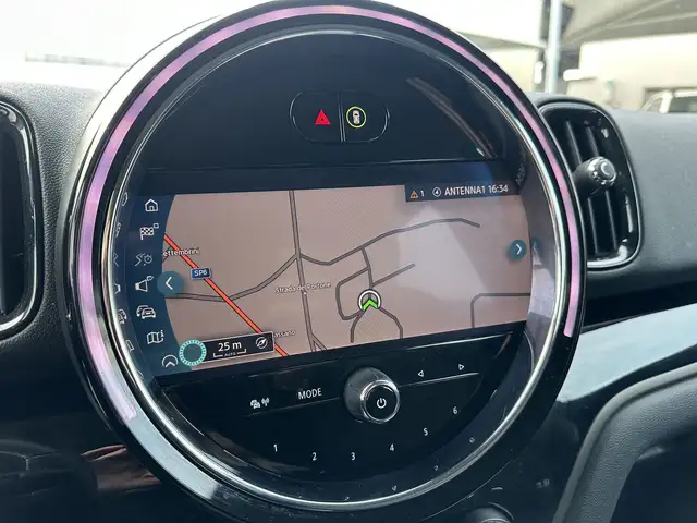 Mini Hatch view 21