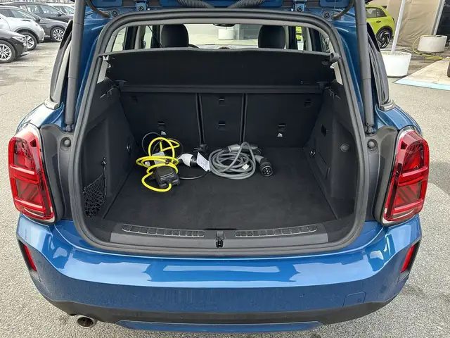 Mini Hatch view 28