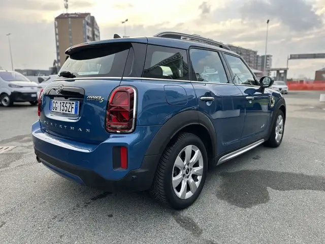 Mini Hatch view 7