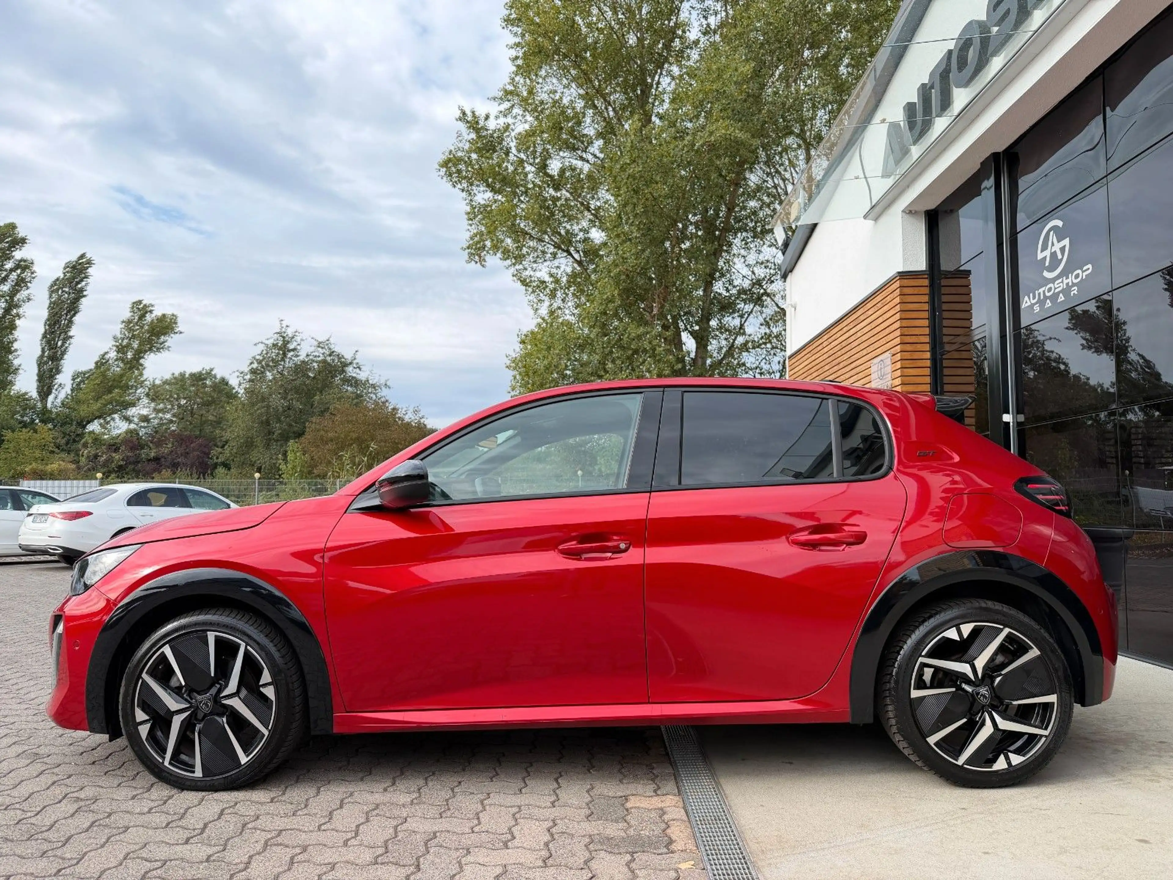 Peugeot 208 Hybrid 136 GT/360°/AUT/LED — photo 8