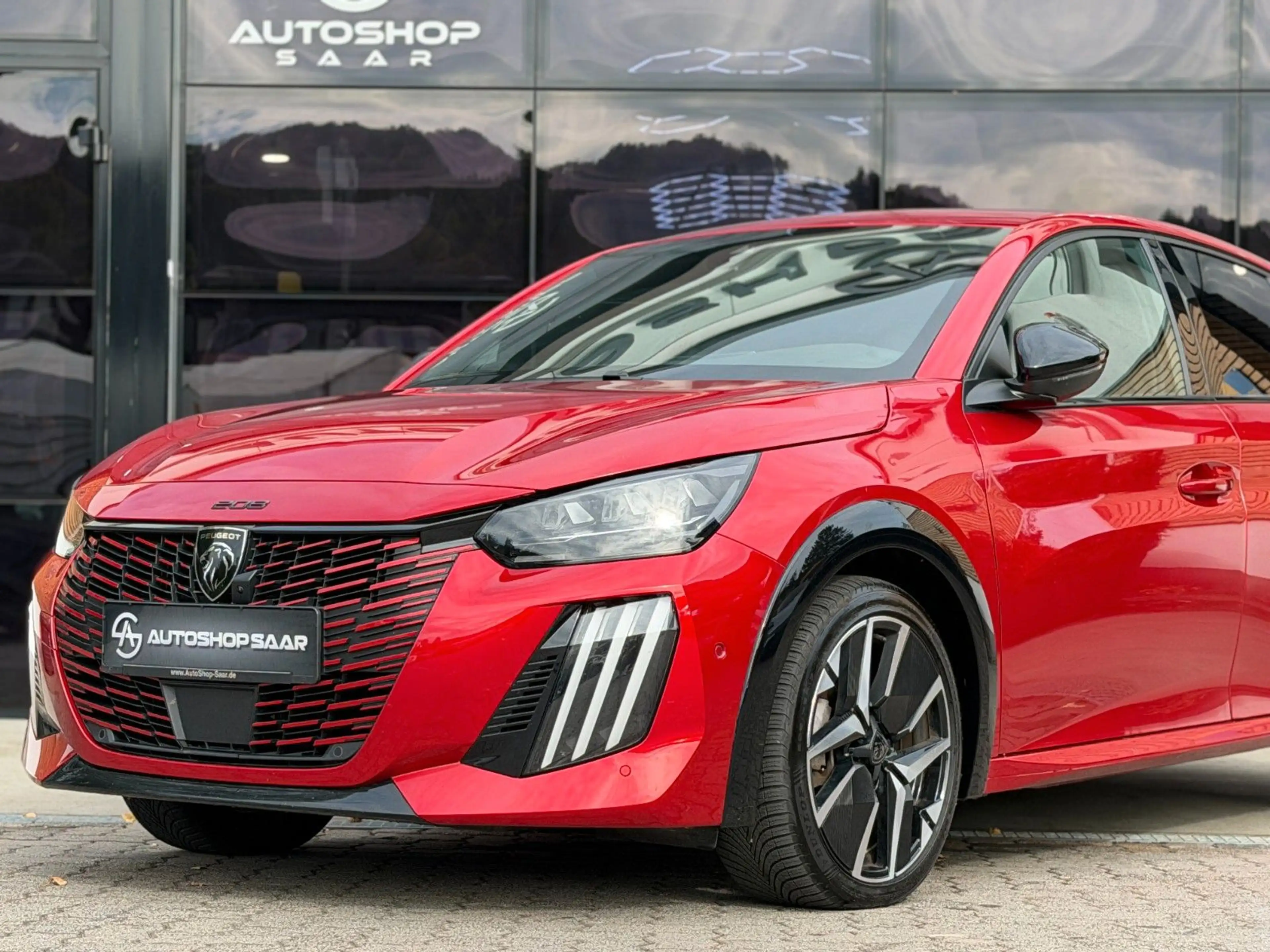 Peugeot 208 Hybrid 136 GT/360°/AUT/LED — photo 2