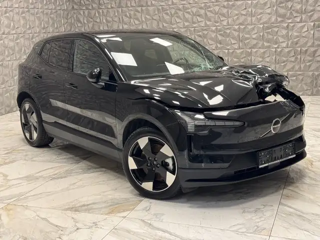 Volvo EX30 Plus AWD Performance Pure Electric