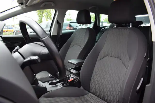 Seat Leon view 5