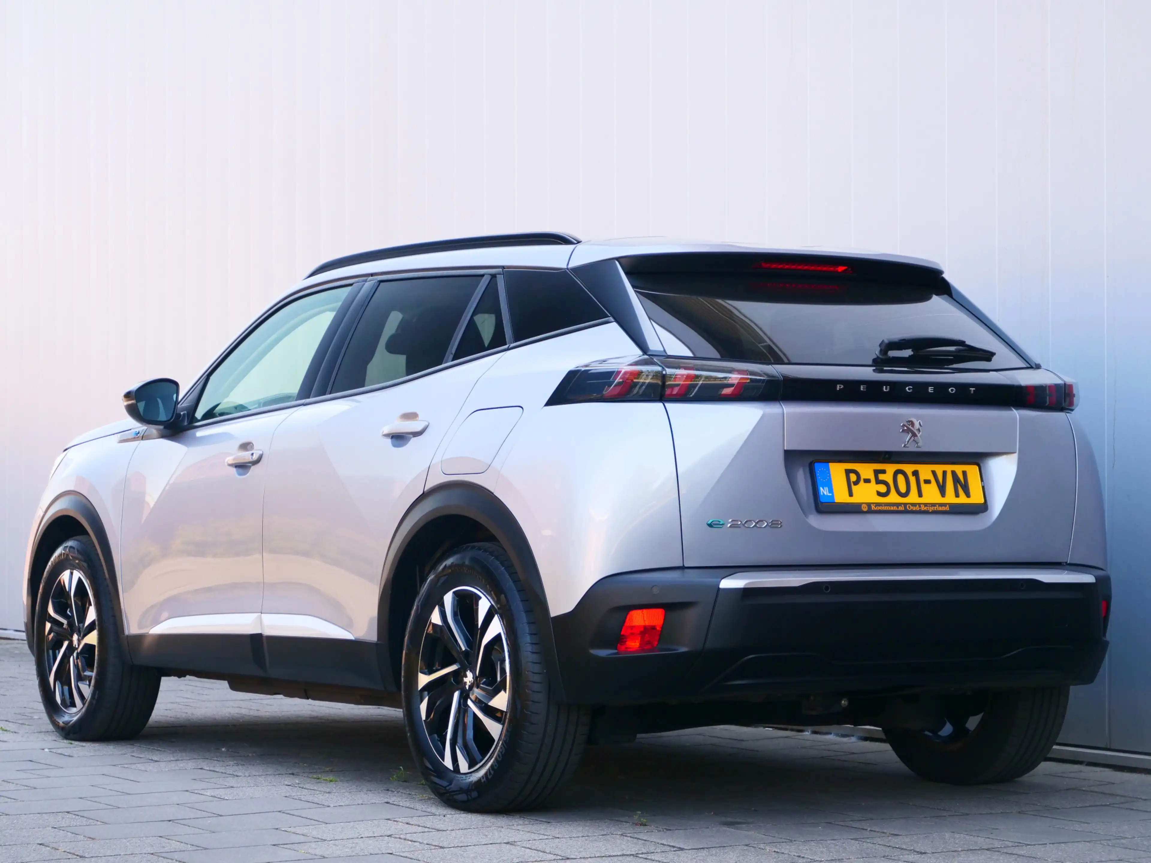 Peugeot e-2008 EV Allure Pack 50 kWh 136 Pk Automaat Navi / DAB / — photo 3