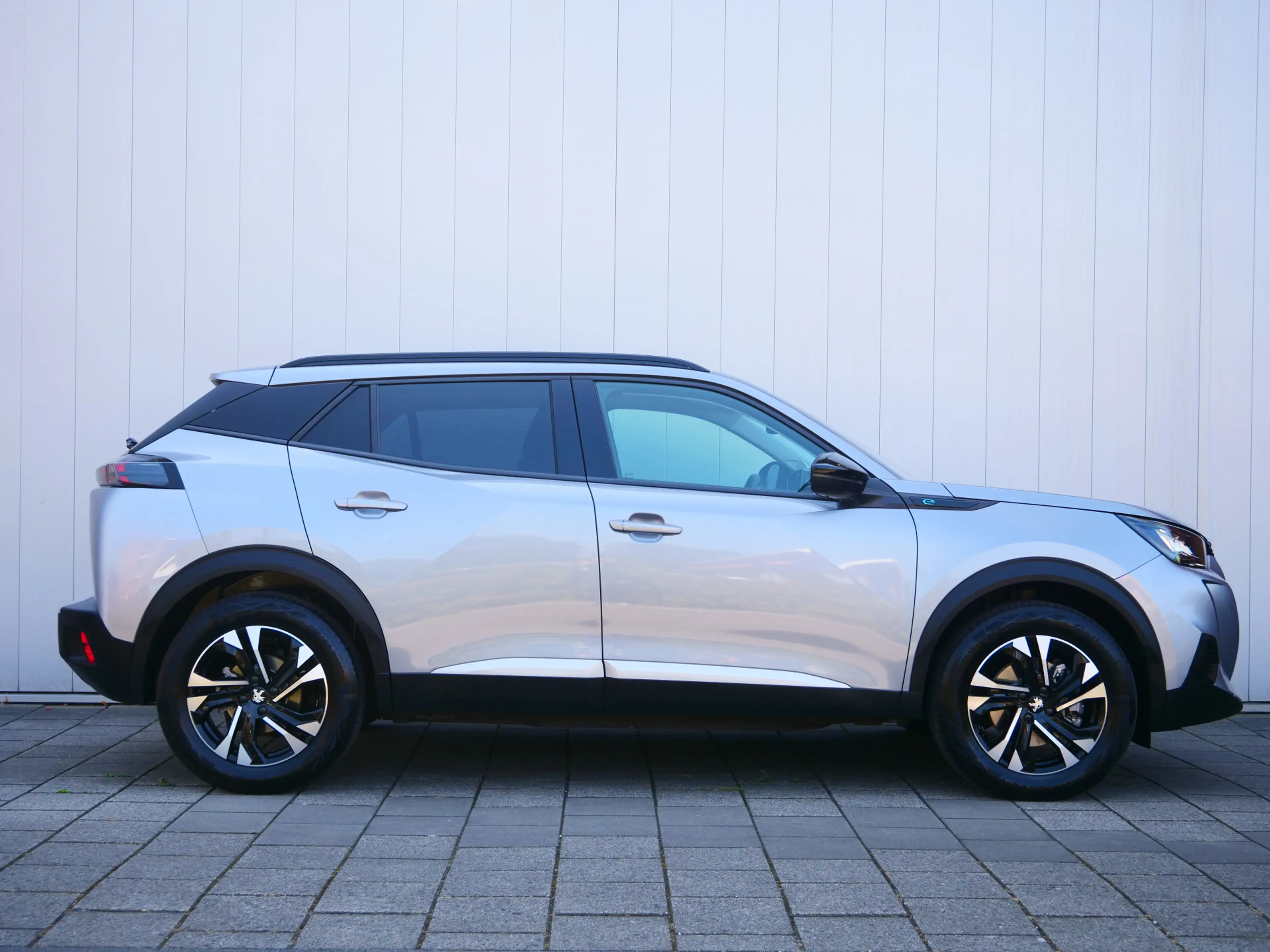 Peugeot e-2008 EV Allure Pack 50 kWh 136 Pk Automaat Navi / DAB / — photo 14