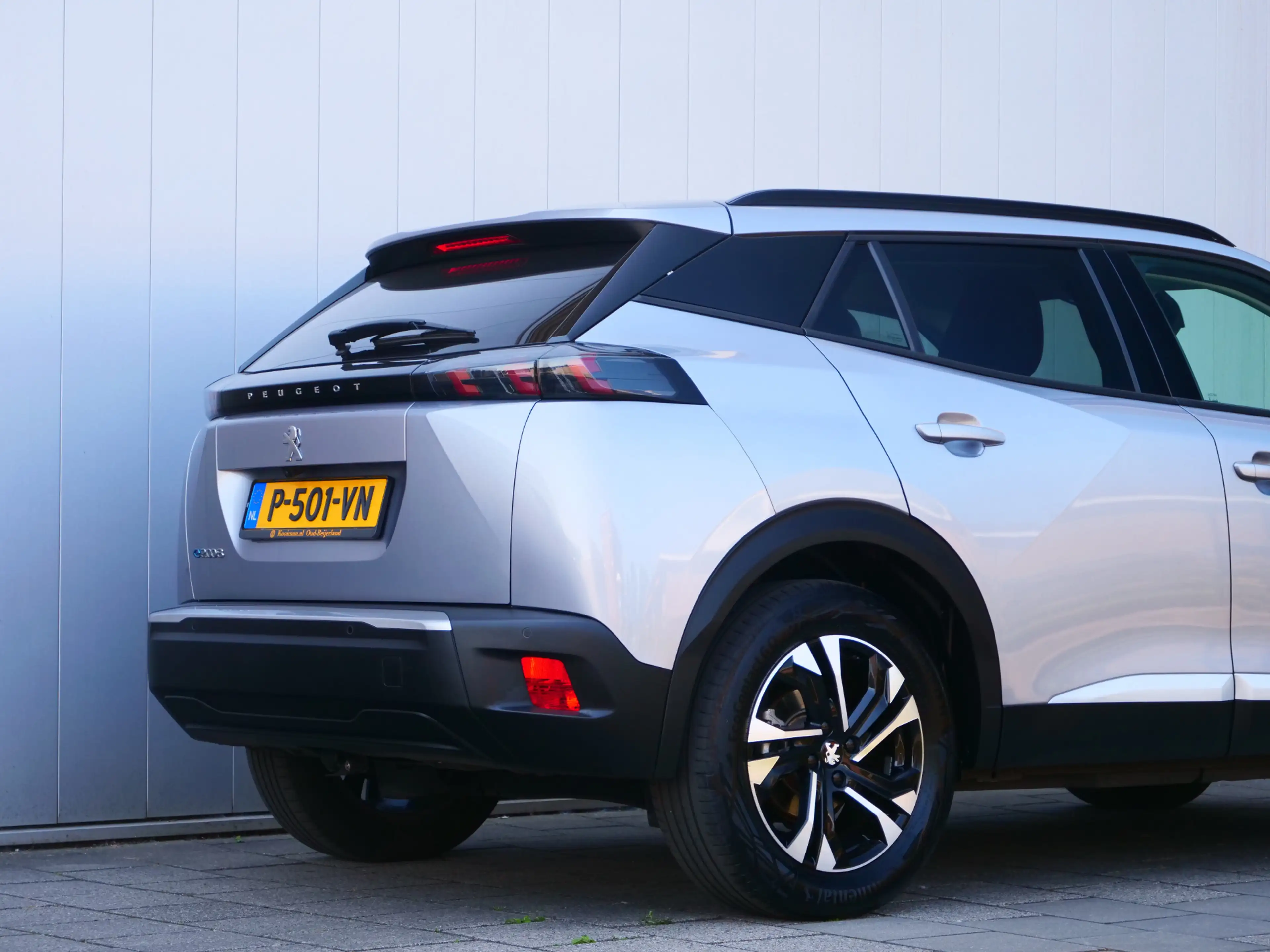 Peugeot e-2008 EV Allure Pack 50 kWh 136 Pk Automaat Navi / DAB / — photo 22