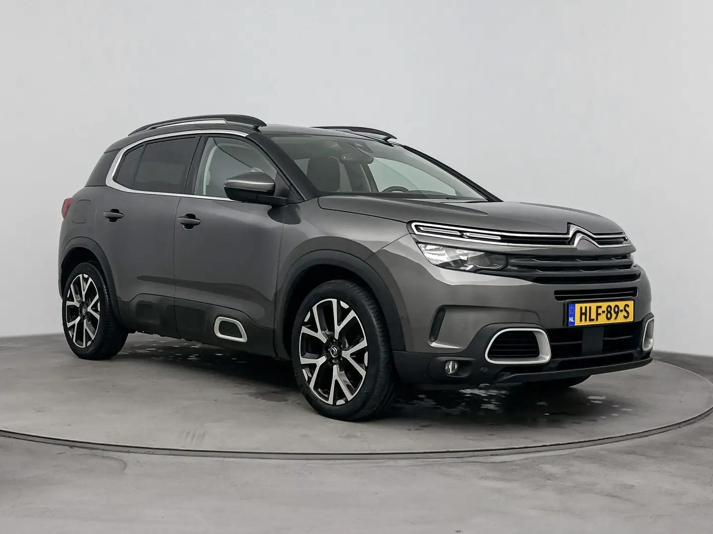 Citroen C5 Aircross 1.2 Feel 130pk  | Stoelverwarming | 19" lichtmetal Grijs - 2