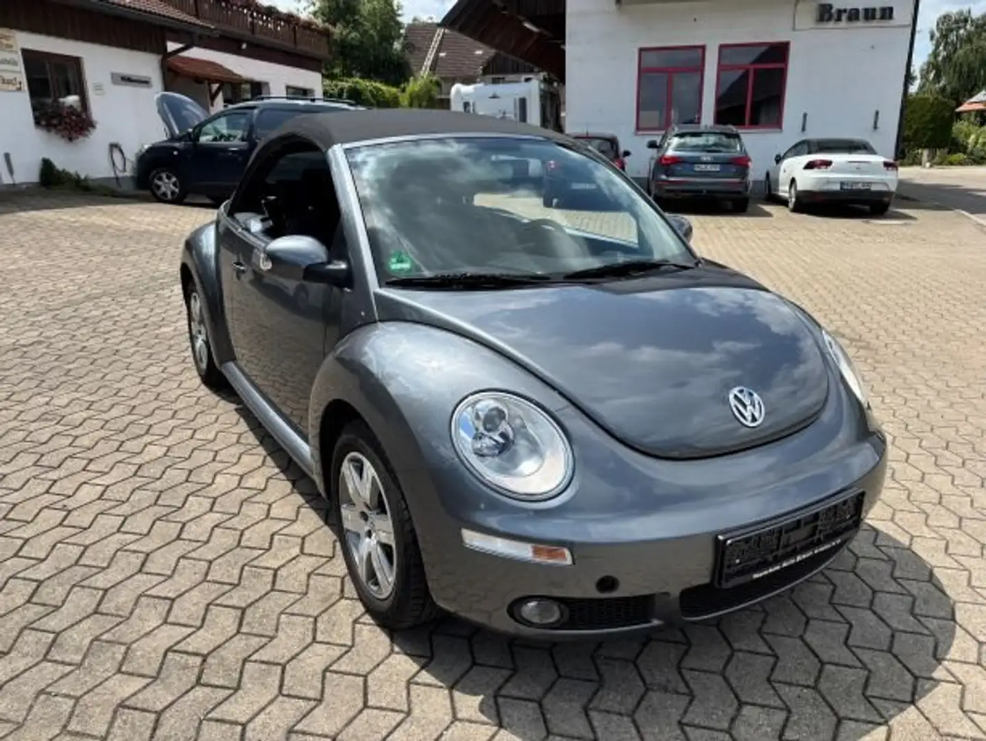 Volkswagen New Beetle 2.0 Gris - 1