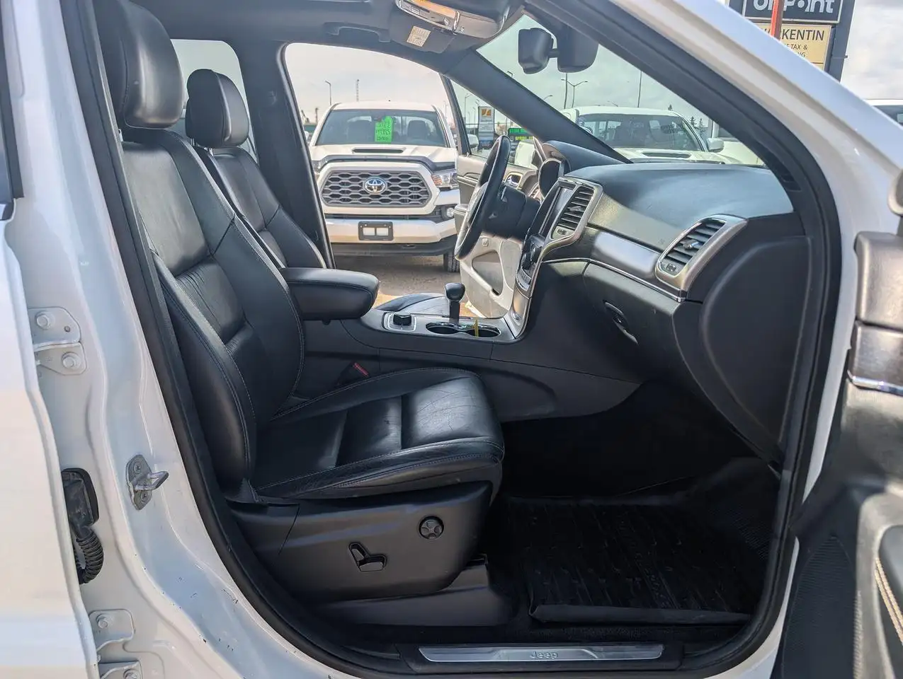 Jeep Grand Cherokee снимка Jeep Grand Cherokee