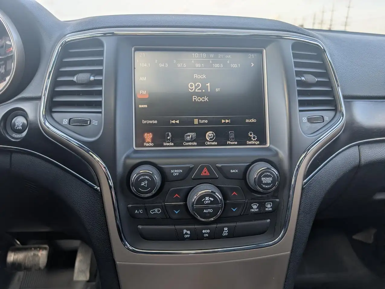 Jeep Grand Cherokee снимка Jeep Grand Cherokee