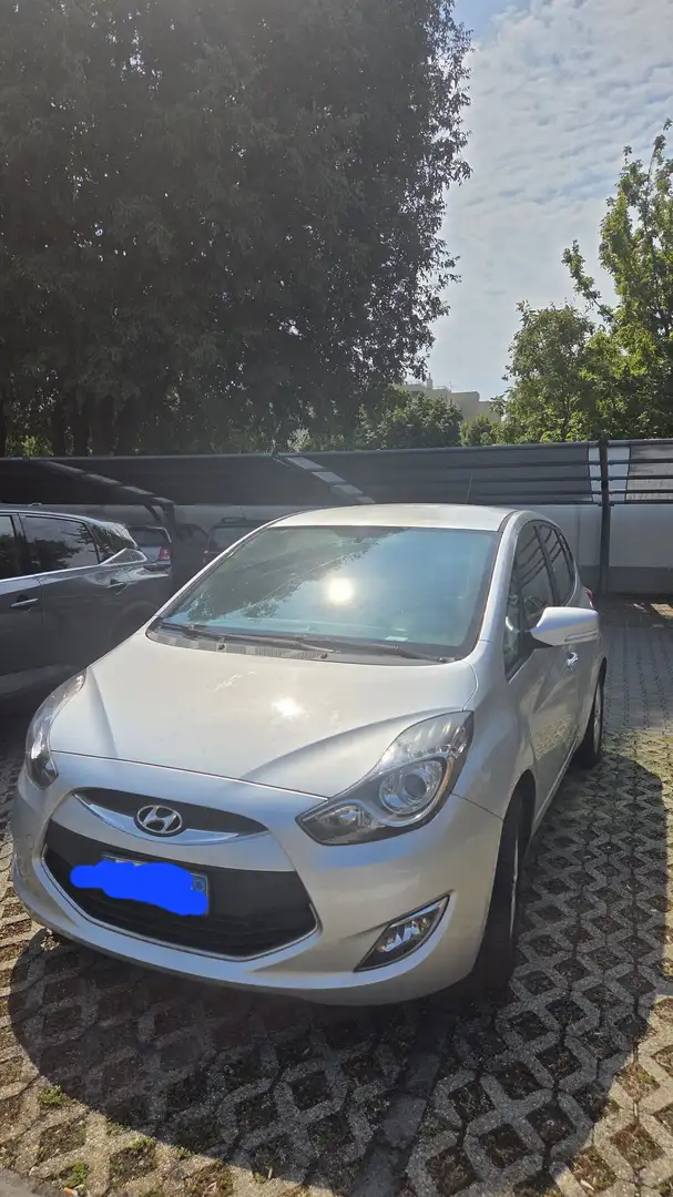 Hyundai iX20 1.4 crdi Comfort 90cv Ezüst - 1
