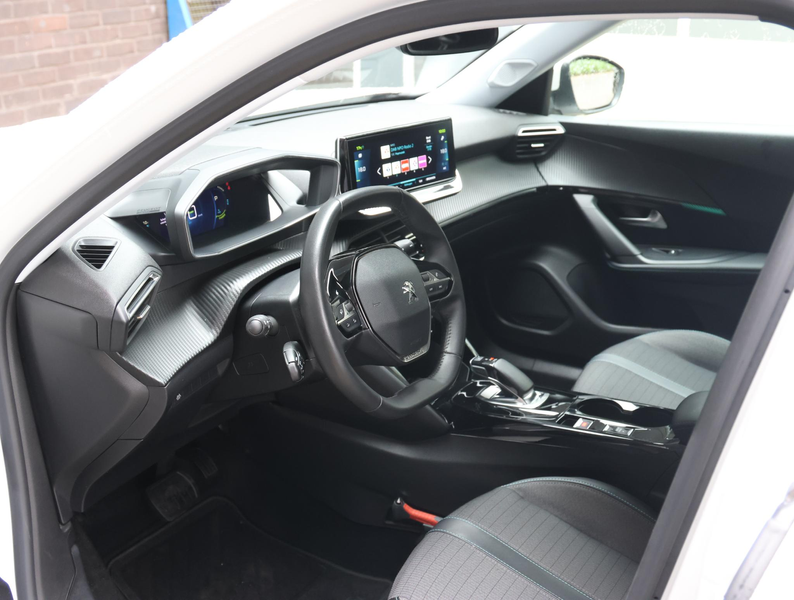 Peugeot e-2008 SUV Allure Pack 50kWh 136pk | ACCU 92% | Stoelverw — photo 8