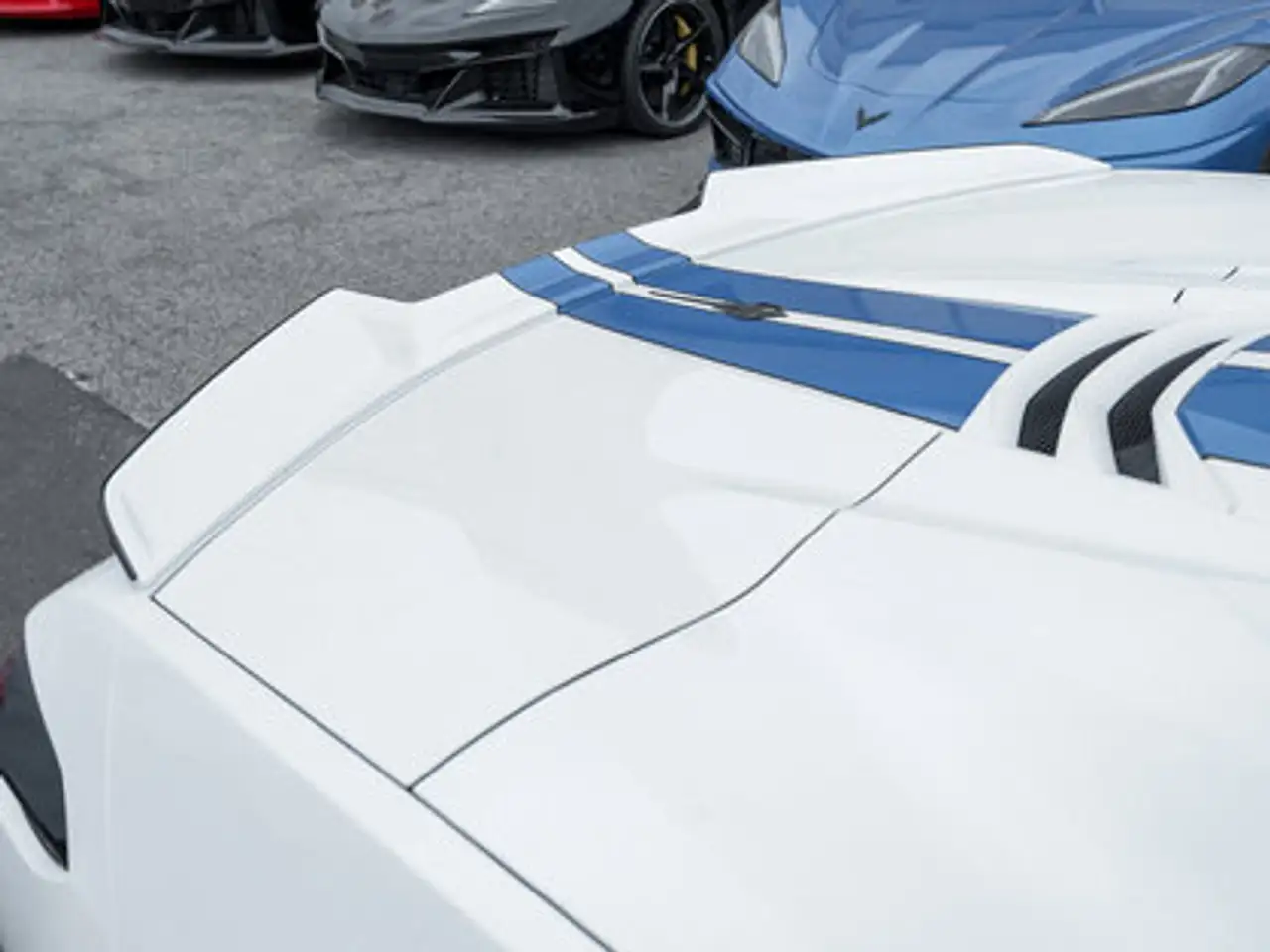 Chevrolet Corvette снимка Chevrolet Corvette