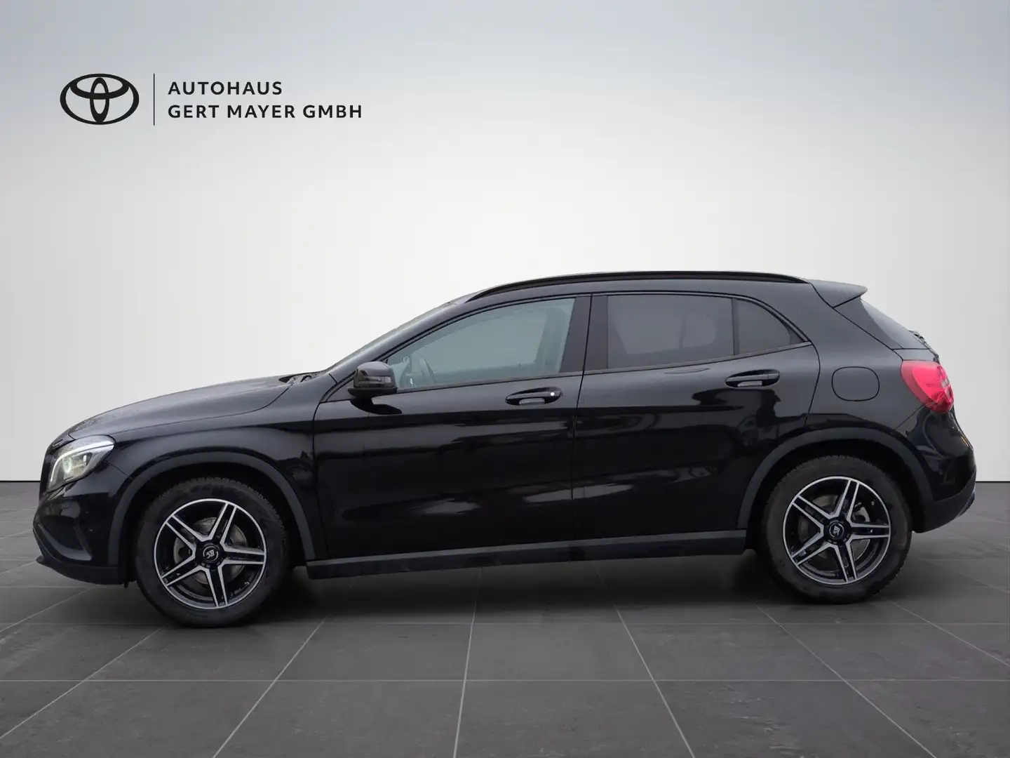 Mercedes-Benz GLA 180 d Aut. Schwarz - 2