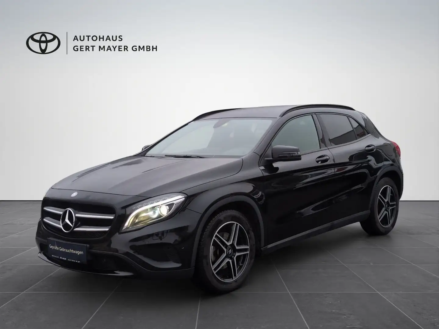 Mercedes-Benz GLA 180 d Aut. Schwarz - 1