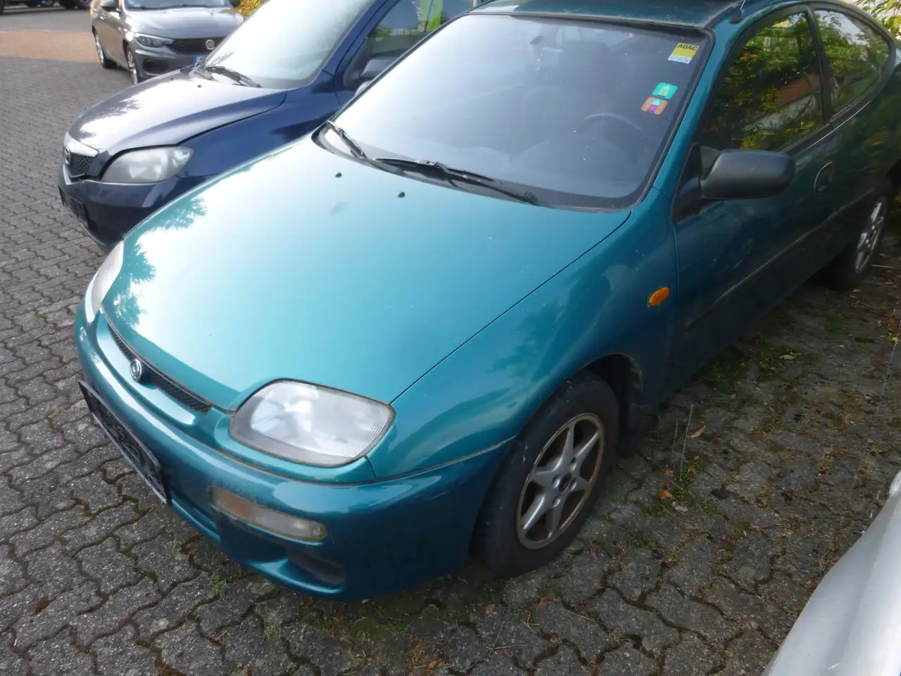 Mazda 323 C 1.5, foto 2
