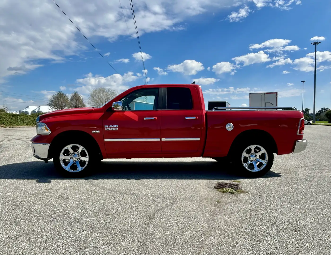 RAM 1500 Laramie 5.7 V8 HEMI 400 hp AT8 Червоний - 2