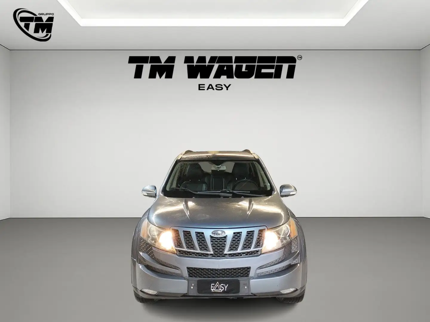Mahindra XUV500 2.2 fwd M1 - NEOPATENTATI Schwarz - 2