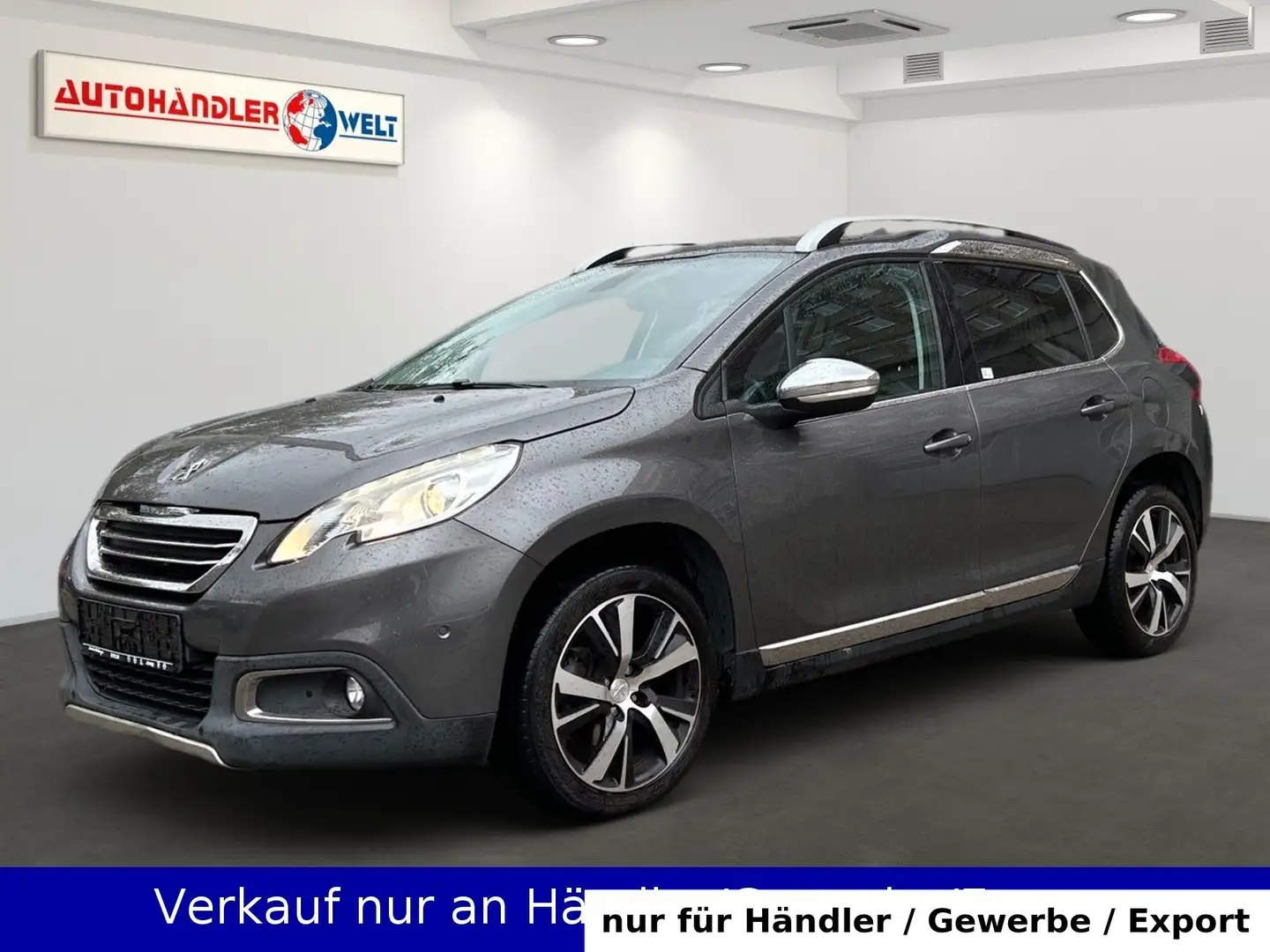 Peugeot 2008 1.2 PureTech AAC SHZ Navi Pano PDC Grau - 1