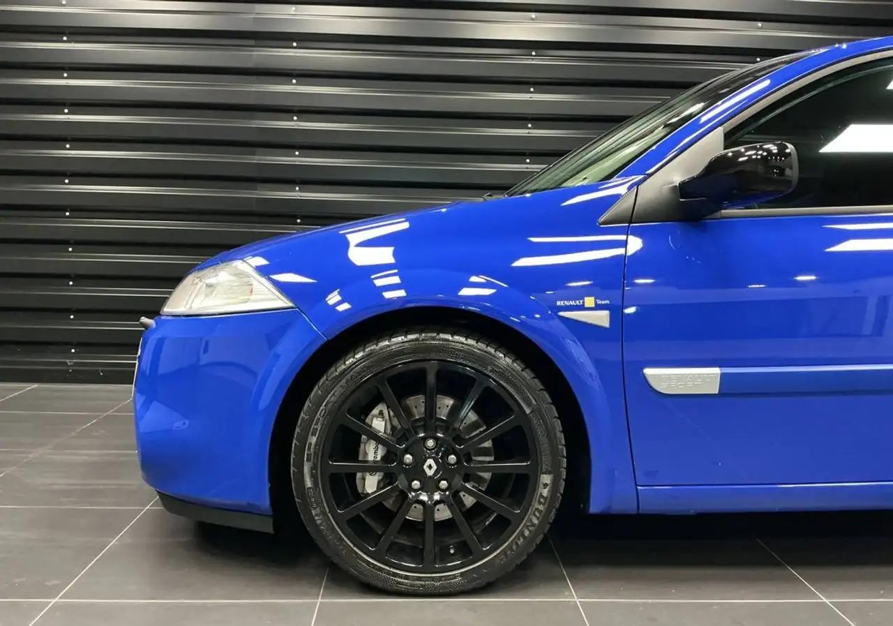 Renault Megane Citadine 3 portes — photo 8