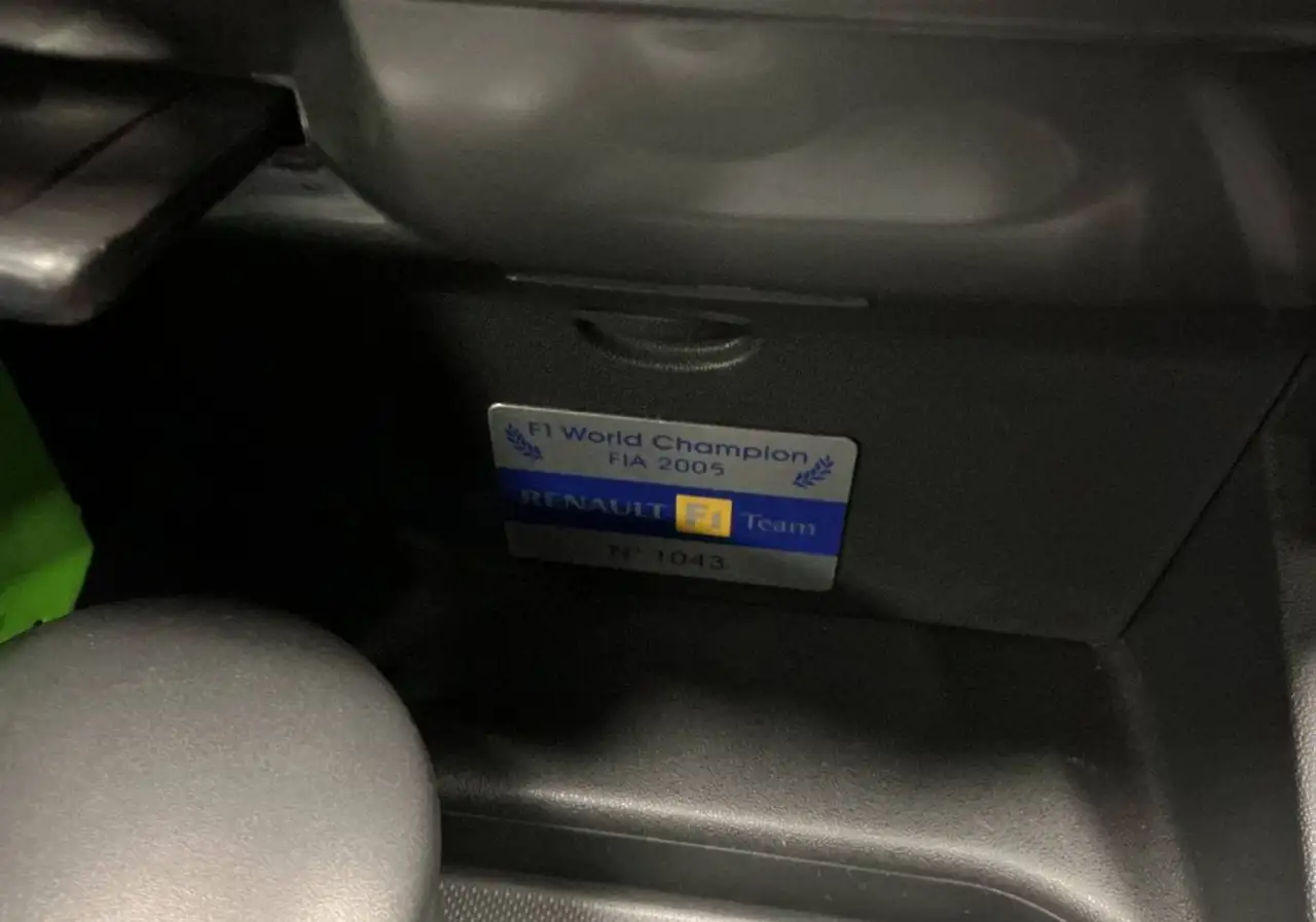 Renault Megane Citadine 3 portes — photo 17
