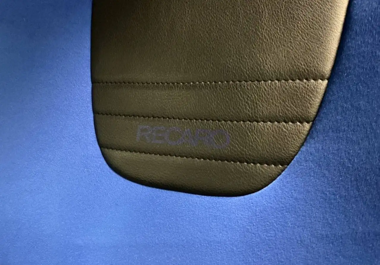 Renault Megane Citadine 3 portes — photo 25