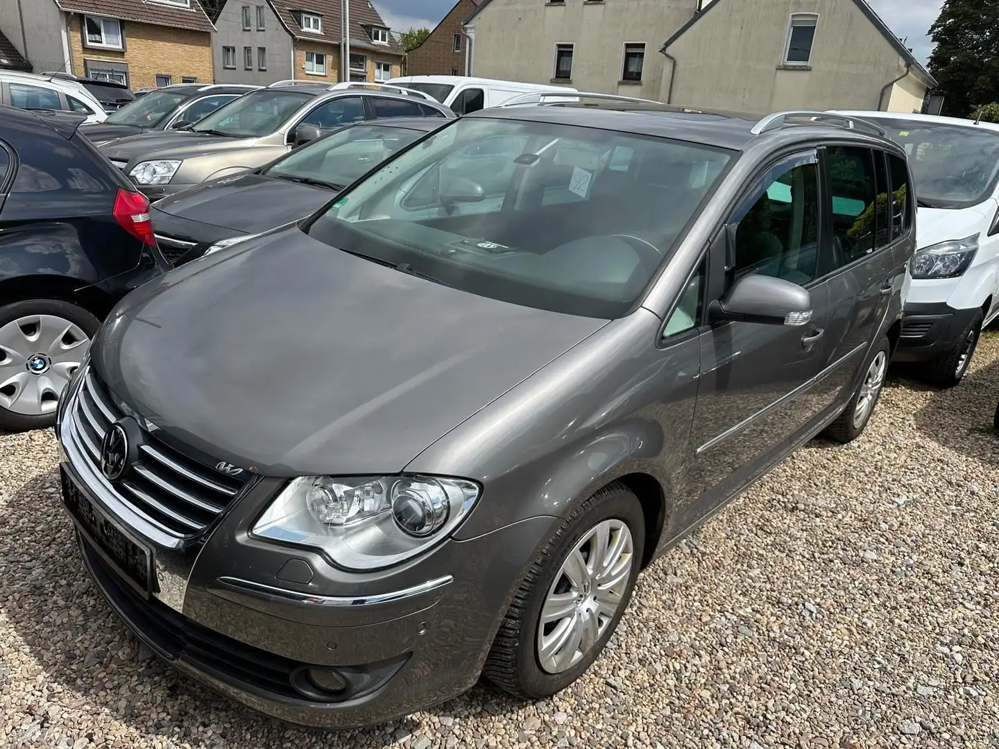 Volkswagen Touran Highline*TUV NEU*1HAND*STEUERKETTE NEU* Gri - 1
