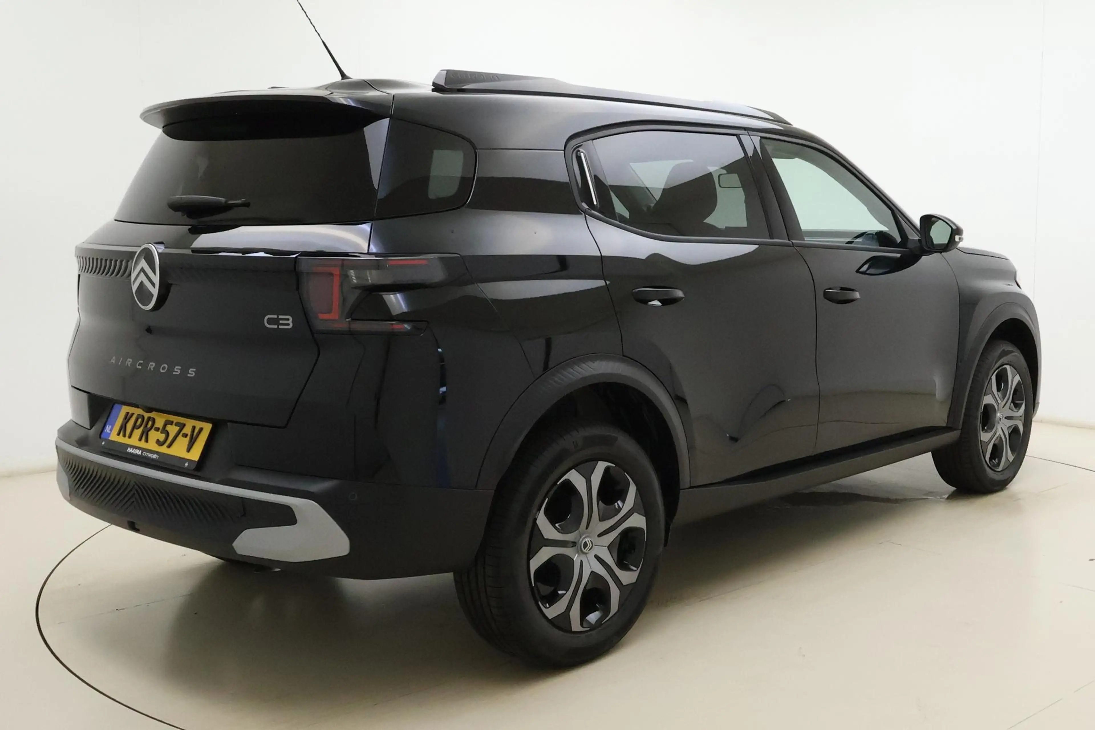 Citroen C3 Aircross 1.2 Turbo 100pk Plus 7p. DEMO | Camera| LM velgen — photo 2