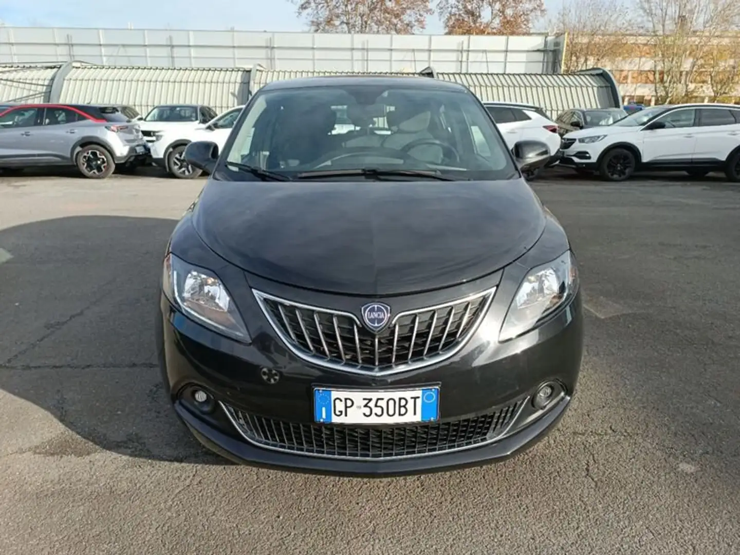 Lancia Ypsilon 1.0 FireFly 5 porte S&S Hybrid Silver Nero - 1