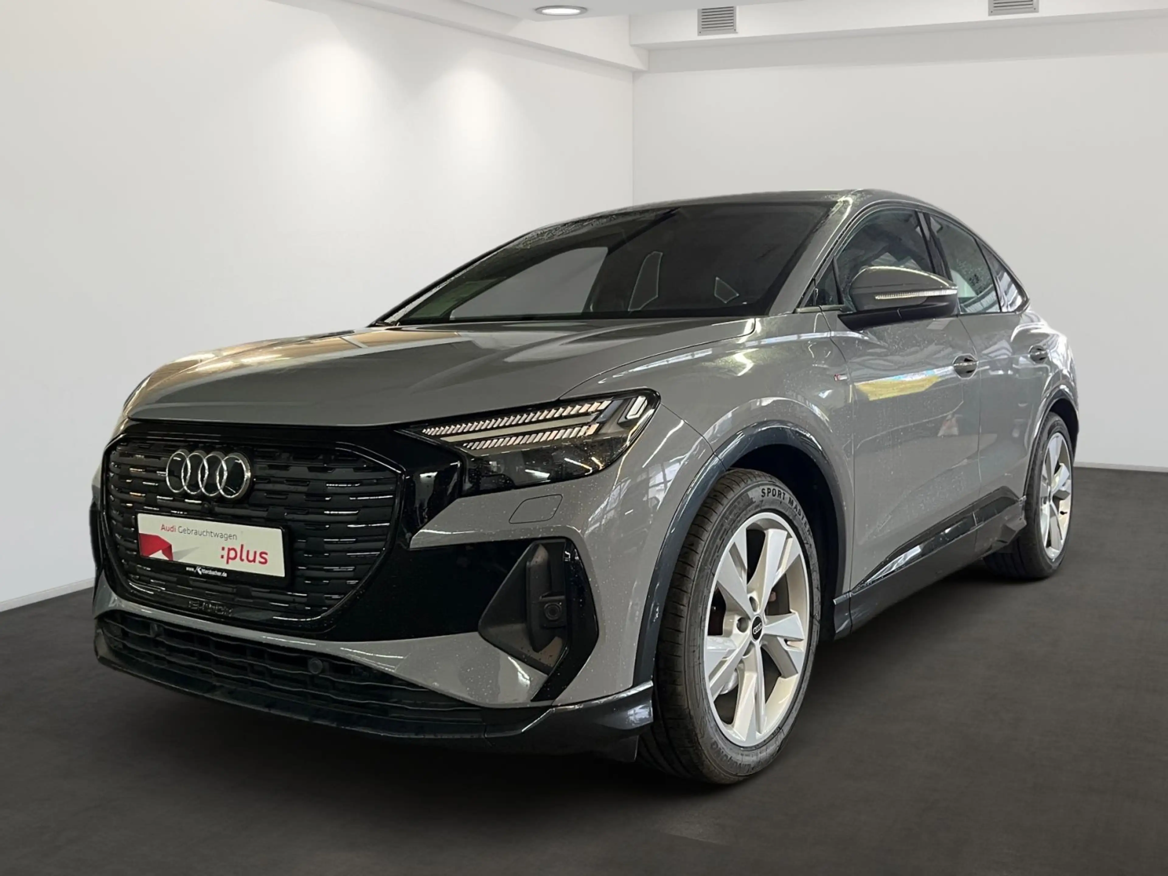Audi Q4 e-tron 35 s-line Ext. AssistenzPlus — photo 2