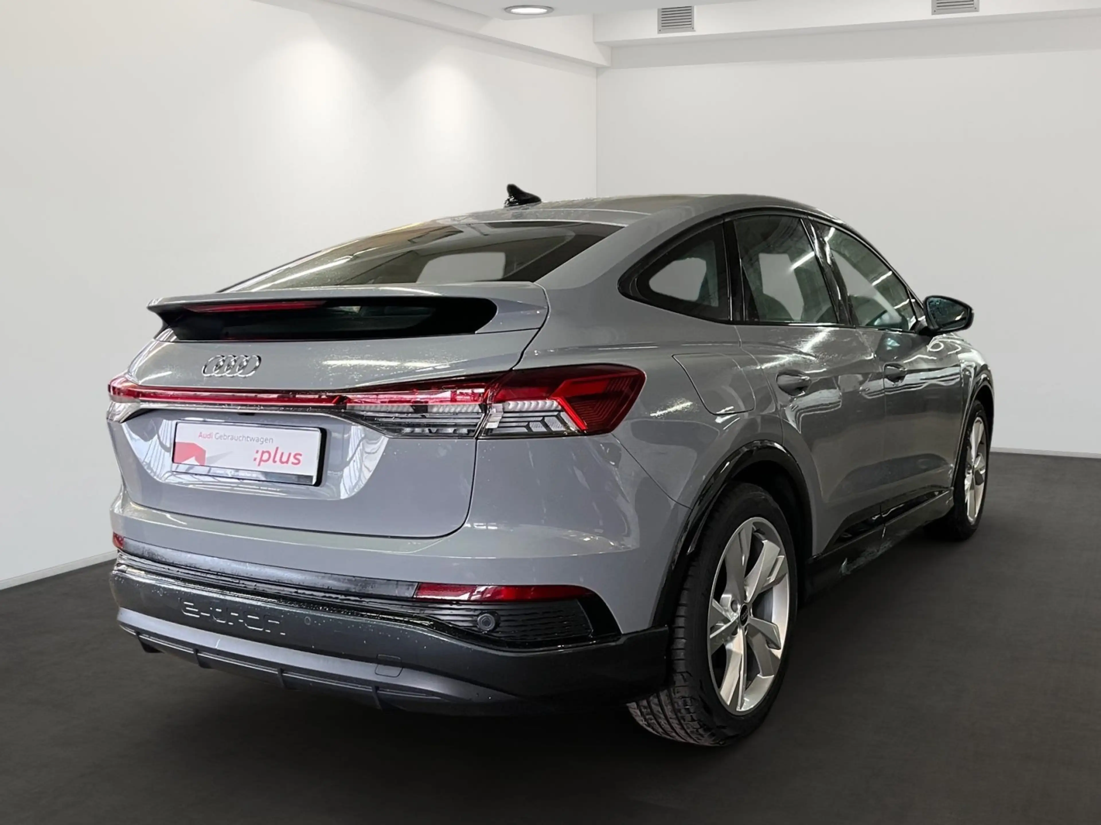 Audi Q4 e-tron 35 s-line Ext. AssistenzPlus — photo 4