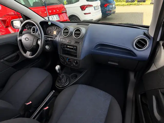 Ford Fiesta view 8