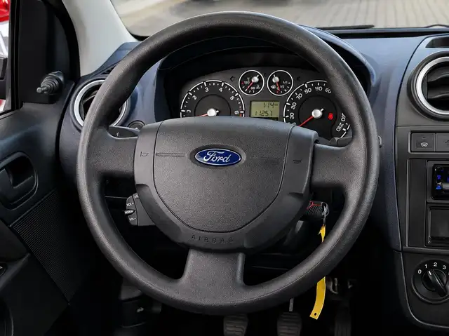 Ford Fiesta view 11