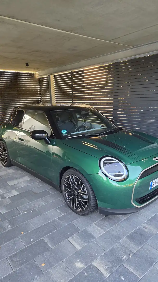MINI Cooper SE Favoured Trim Verde - 2