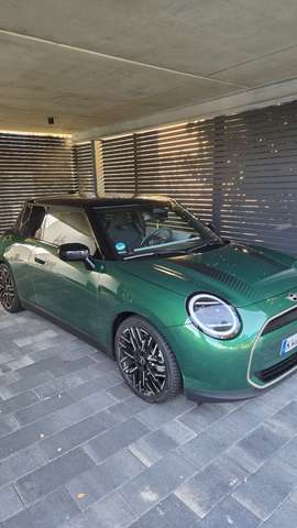 MINI Cooper SE Favoured Trim