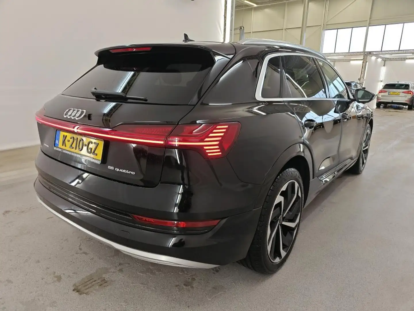 Audi e-tron 55 quattro Business edition Plus 95 kWh NL-AUTO | Noir - 2