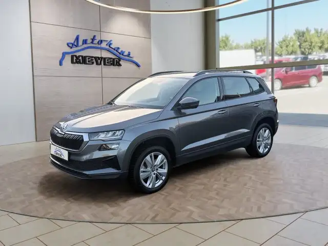Skoda Karoq 2,0TDI DSG Navi/LED/ACC/Kamera/Winterp.    **