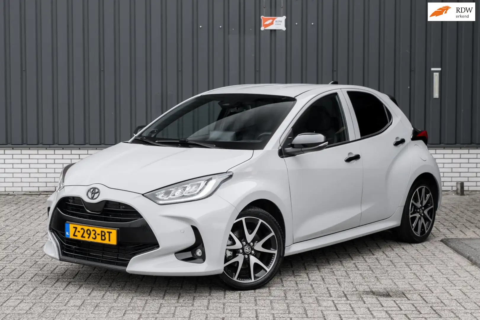Toyota Yaris 1.5 Hybrid Executive*JBL*Trekhaak*Head-Up* Noir - 1