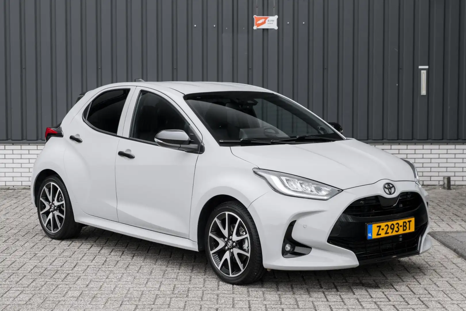 Toyota Yaris 1.5 Hybrid Executive*JBL*Trekhaak*Head-Up* Noir - 2