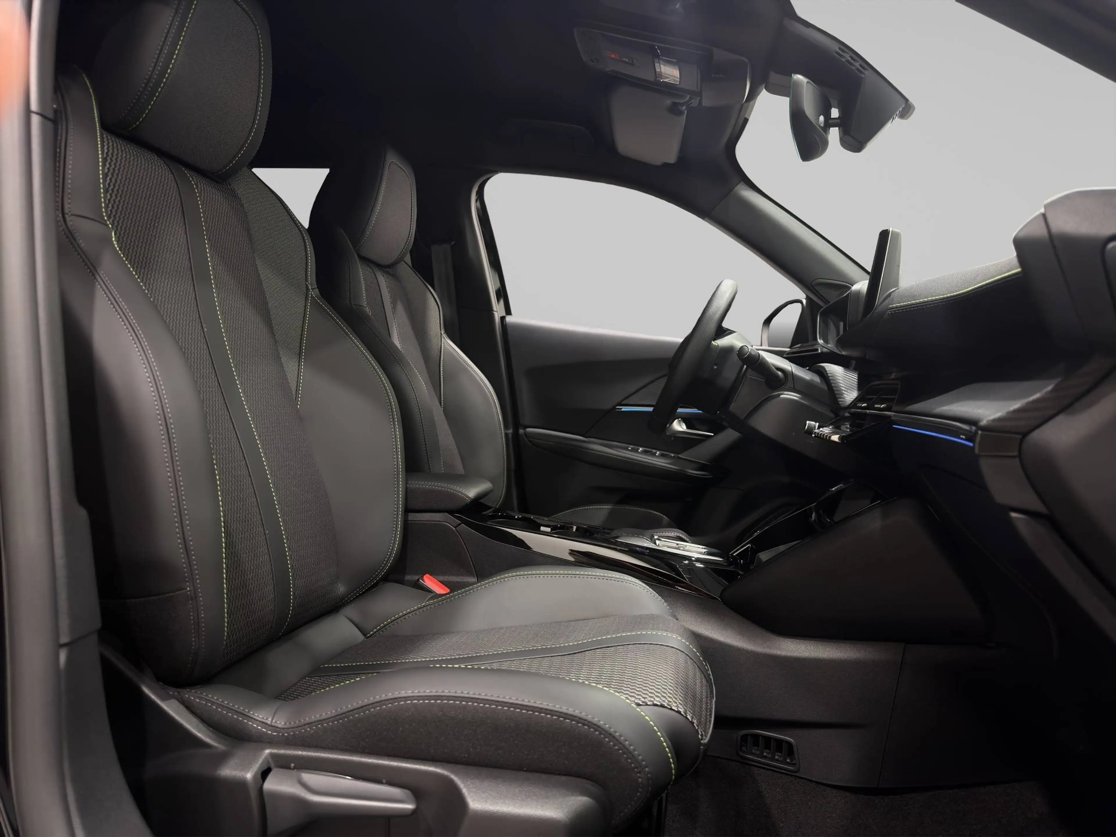 Peugeot e-2008 GT LINE ***APPLE CAR PLAY & ANDROID AUTO WIRELESS*360° CAMERA*** — photo 11