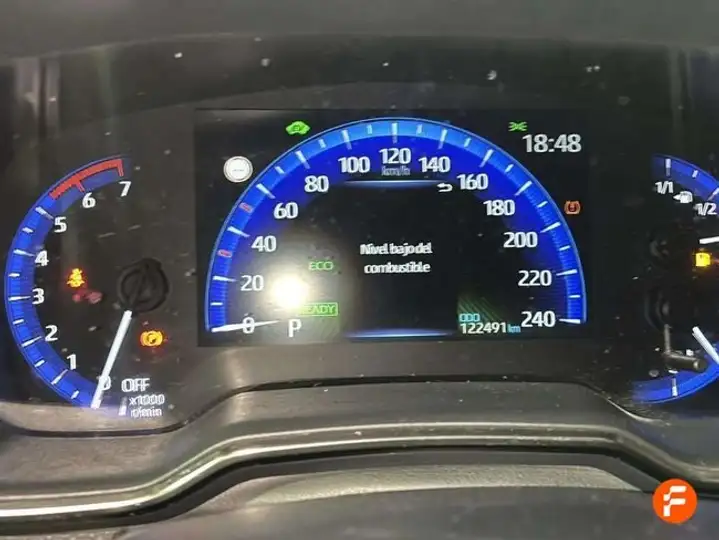 Toyota Auris 2022, foto 15