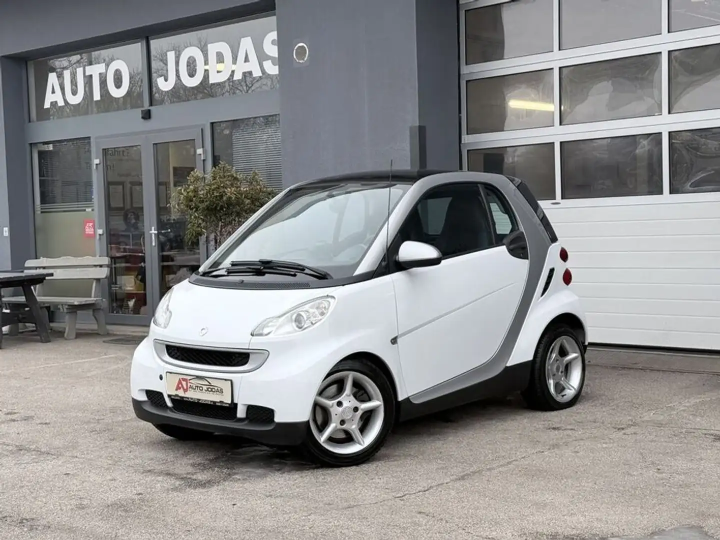 smart forTwo coupé **Freisprech/Navigation** Weiß - 2