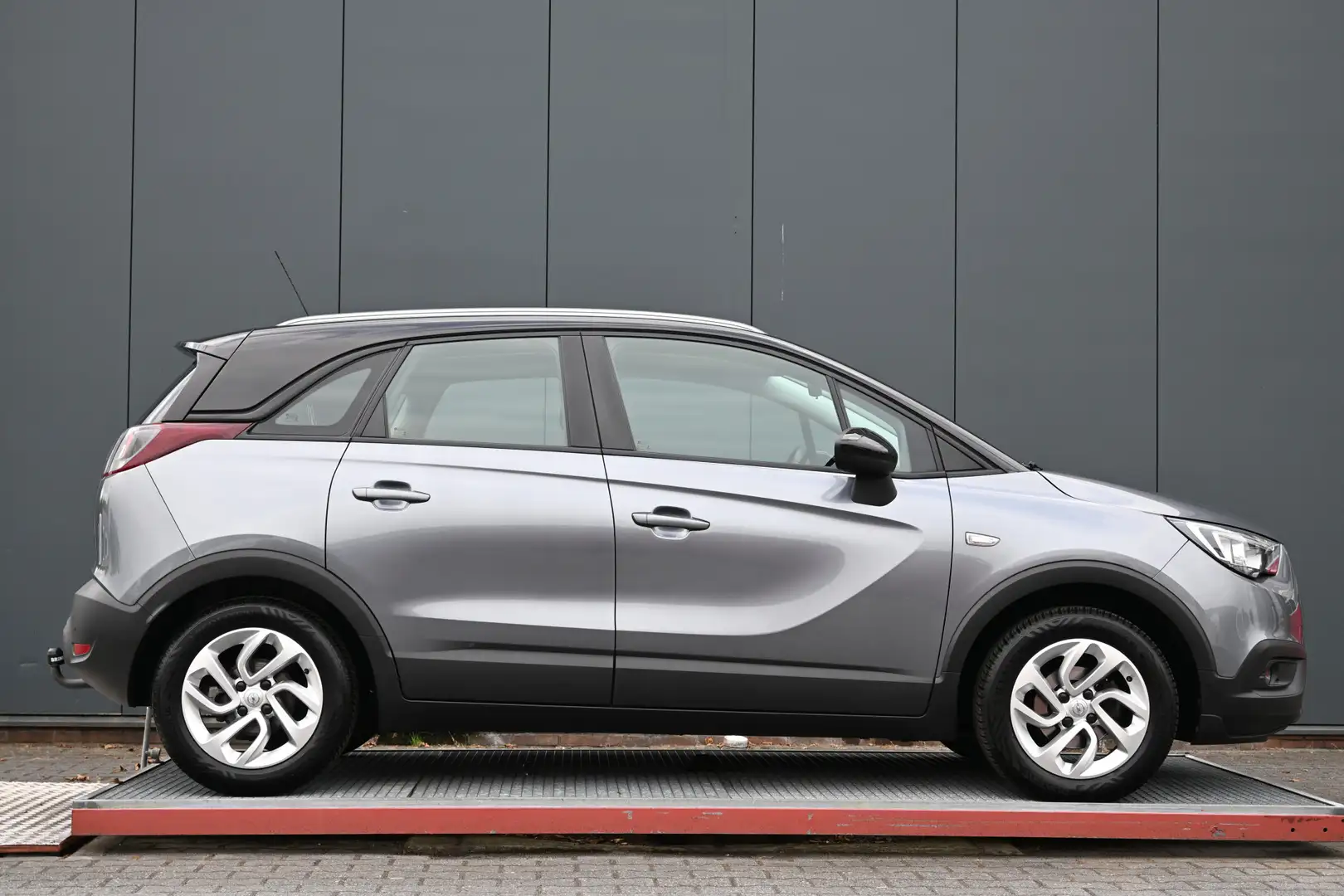 Opel Crossland X 1.2 Online Edition trekhaak navigatie Grijs - 2