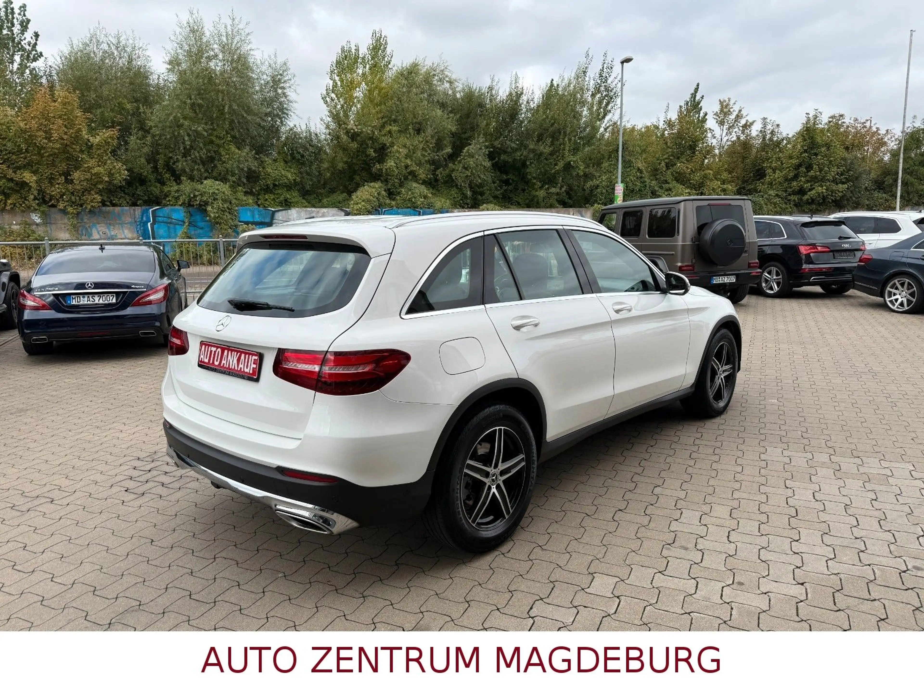 Mercedes-Benz GLC 250 4 MATIC*AMG*NAV*AUTOM*LED*PANO*AHK — photo 6