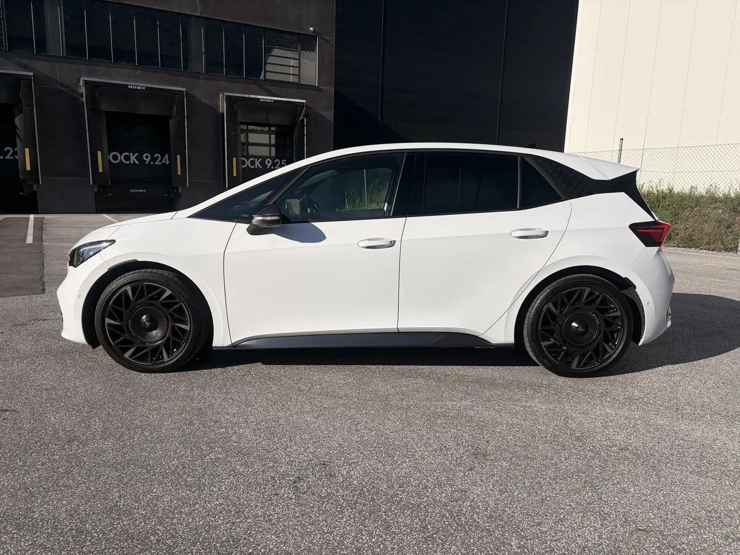 CUPRA Born Born VZ 79/84kWh Weiß - 2